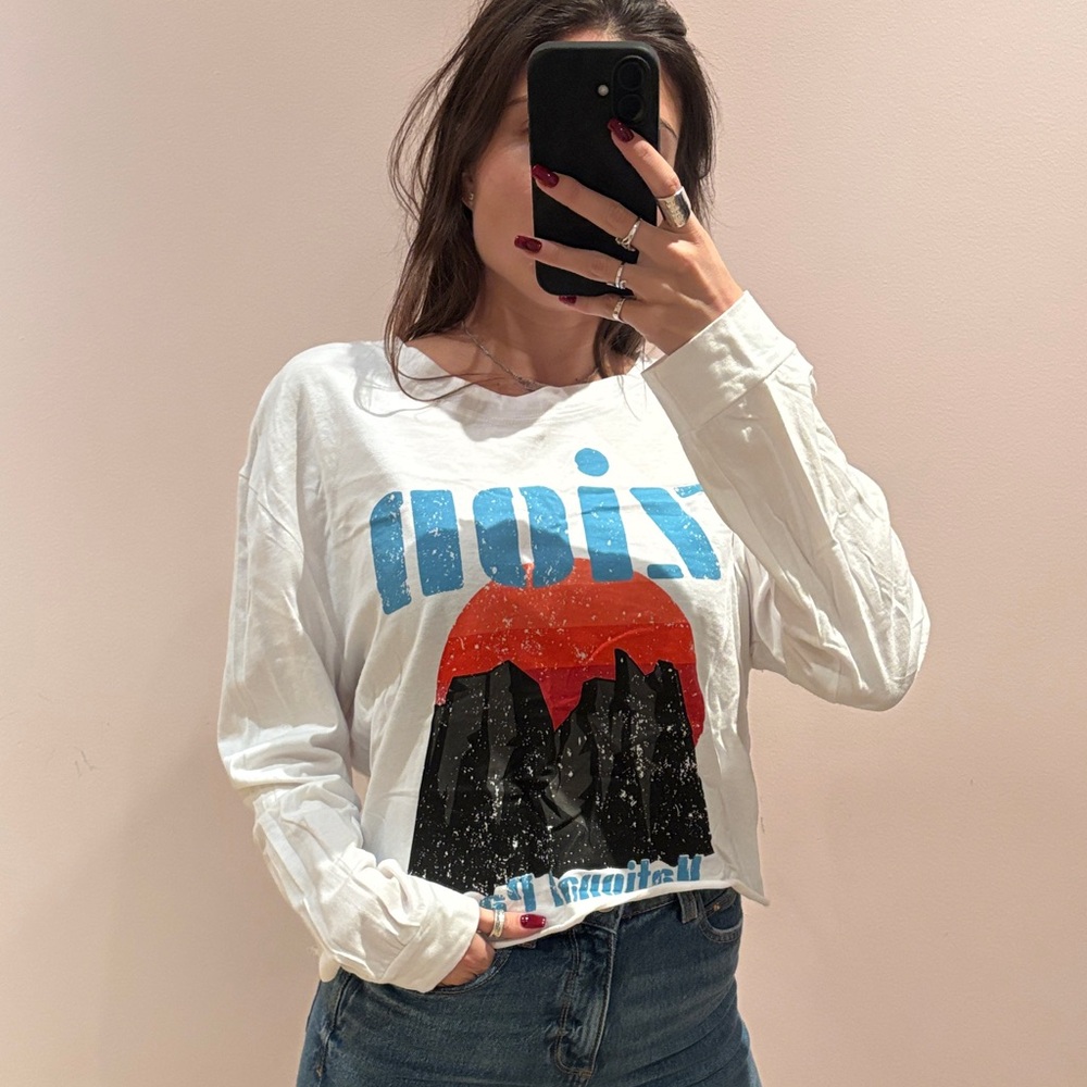 Messy Bun Just Chillin’ Medium long sleeve tshirt Zion National Park white black